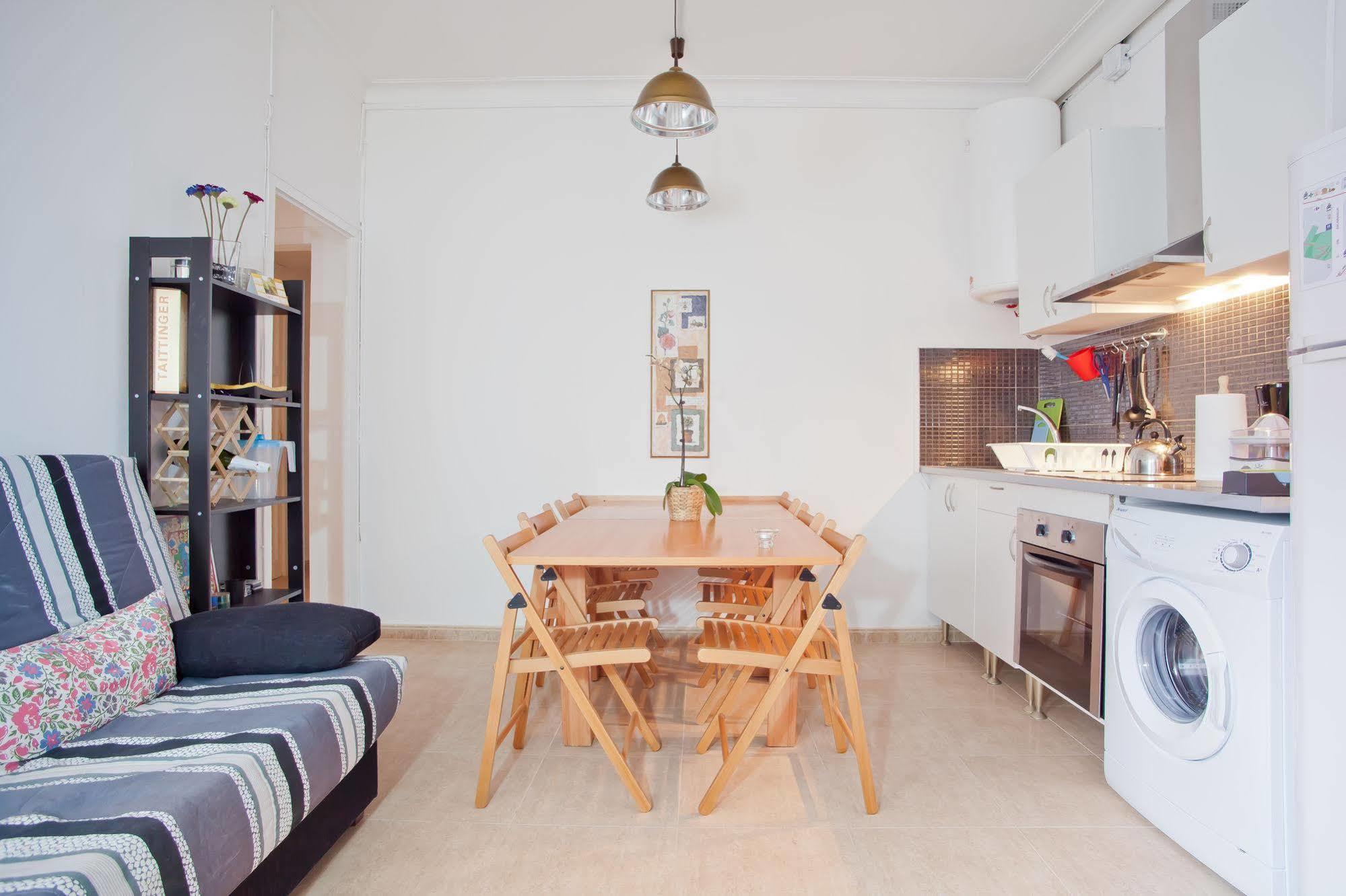 Apartamentos Tarradellas Sants Estacio บาร์เซโลนา ภายนอก รูปภาพ